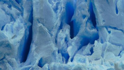 Arte del Hielo: Cuando la Historia se Fusiona con la Belleza Glacial