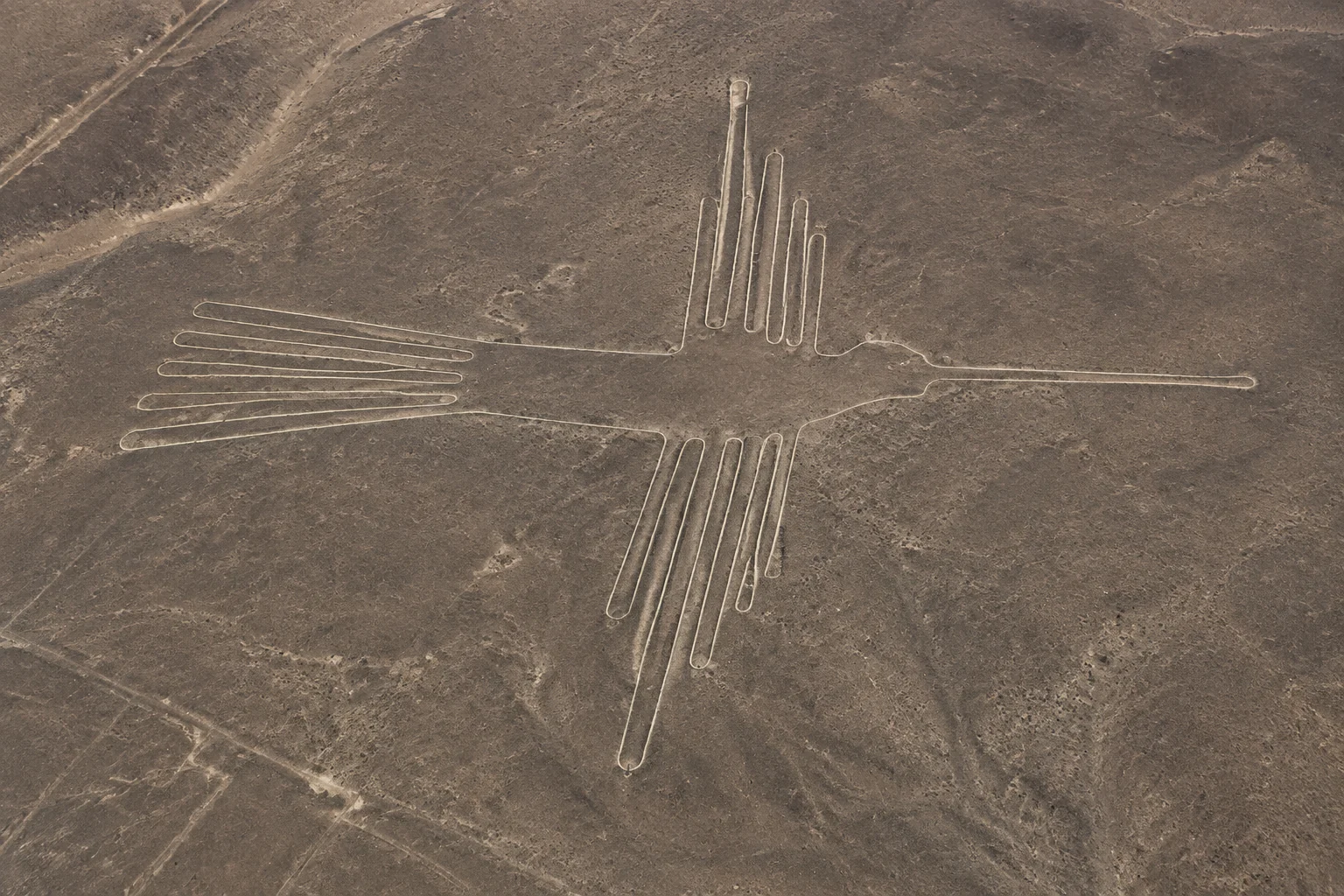 Geoglifo del colibrí en las líneas de Nazca