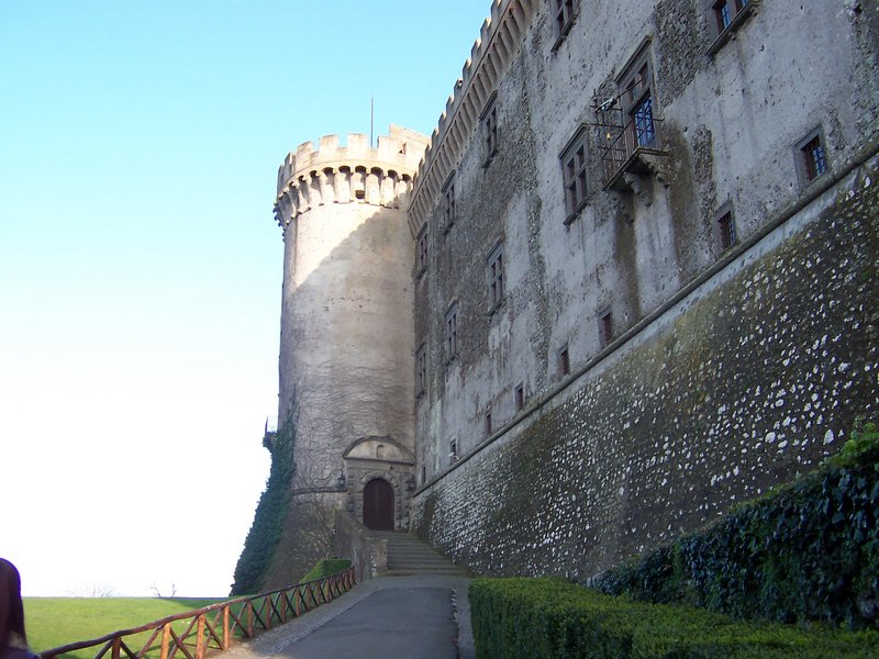 Castillo Orsini-Odescalchi de Bracciano, fortaleza renacentista vinculada al linaje Orsini