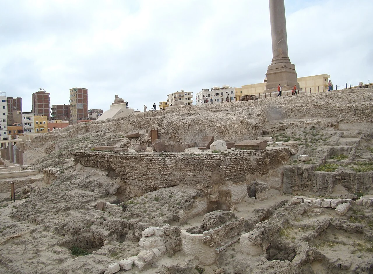 La Biblioteca de Alejandría: El legado de la cultura antigua para la humanidad 8 Restos y monumentos del área del Serapeum de Alejandría